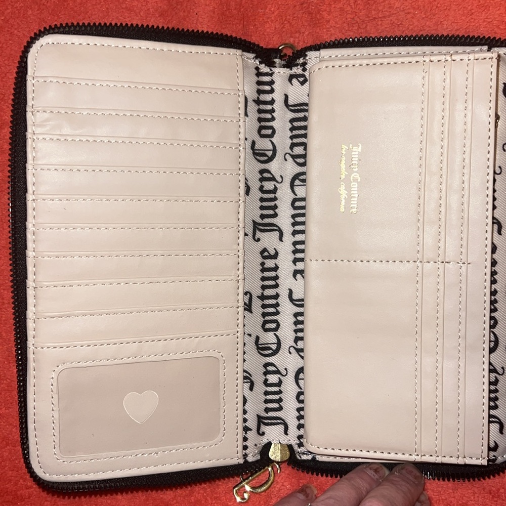 Juicy Couture Black Wallet/Wristlet with Gold Chain NWOT - Picture 3 of 4